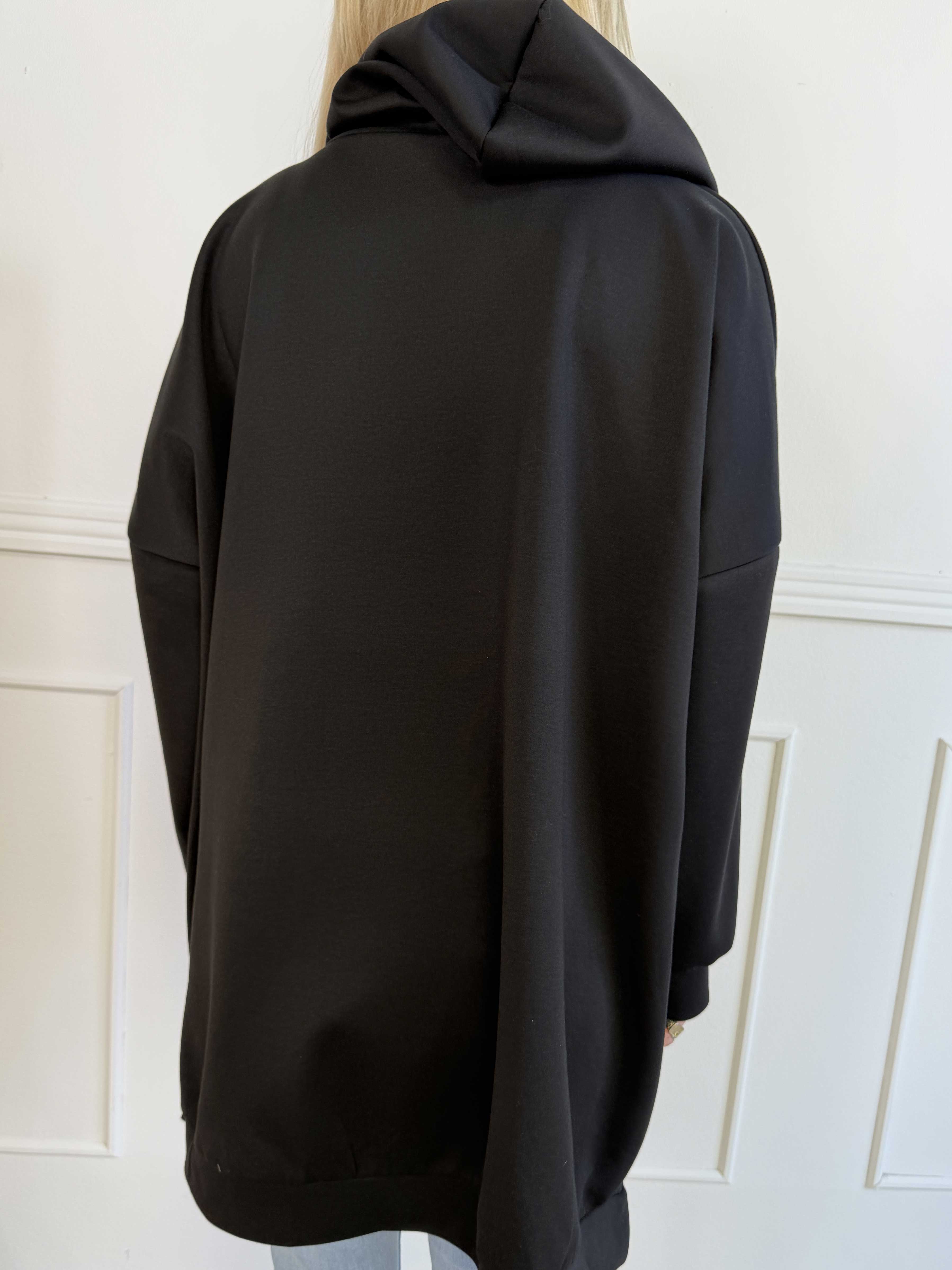 Victoria - Oversized hoodie med et pink mærke på ærmet